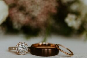 hidden halo engagement rings